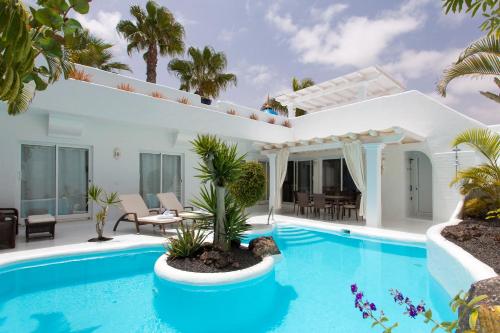 Villa 82