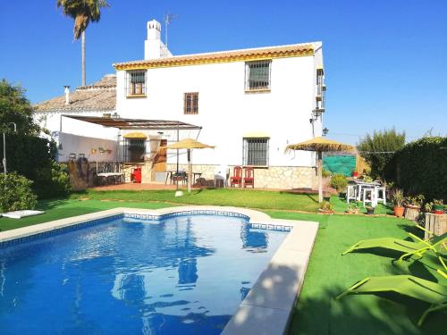 4 bedrooms villa with private pool enclosed garden and wifi at Antequera