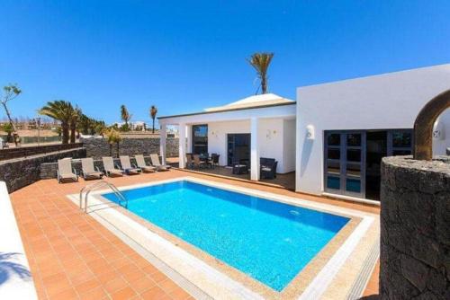 Villa A With Private Pool, Beachfront, Ac, Wifi, Bbq In Playa Blanca