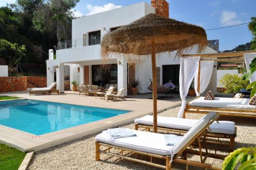 Villa Azuro Spectacular Ibiza Style Villa With Heated Private Pool Near Padel Court