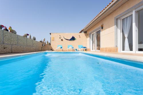 Villa Almendra - Private Pool - Ocean View - Bbq - Garden - Terrace - Free Wifi - Child & Pet-Friendly - 4 Bedrooms - 8 People