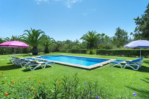 Family Villa Bobis with Private Pool
