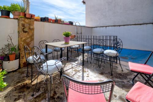 6 bedrooms villa with private pool jacuzzi and furnished balcony at Puebla de Don Rodrigo