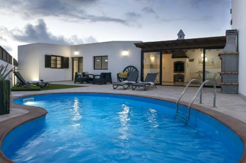 3 bedrooms villa with private pool furnished terrace and wifi at Mancha Blanca 7 km away from the beach
