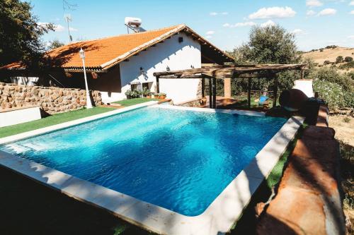 3 bedrooms villa with private pool enclosed garden and wifi at Monesterio