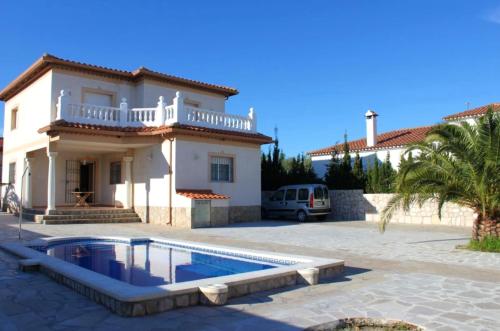 4 bedrooms villa at Mont roig del Camp 200 m away from the beach with private pool and furnished terrace