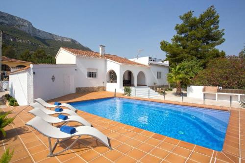 Villa Celi: Sea- & Mountain view, peaceful & comfortable.