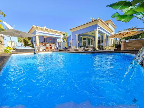 Villa de lujo con piscina y jacuzzi muy privada en Calpe
