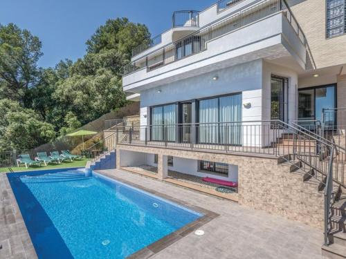 Villa de lujo con vistas al mar y piscina privada