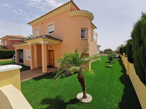 Villa De Lujo De 550 M2 Con Piscina Privada Y Barbacoa