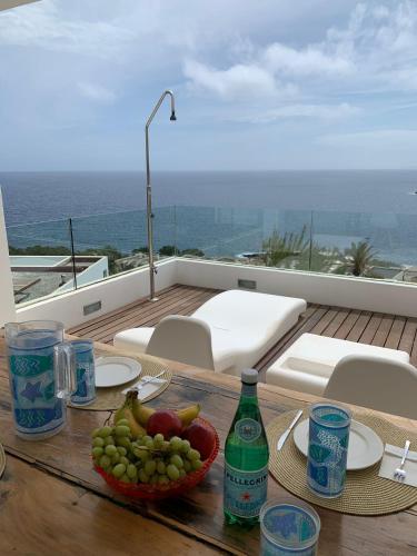Villa De Lujo En Ibiza Con Vistas Increíbles – Urbanización Privada Mar Y Golf – Cala Llonga