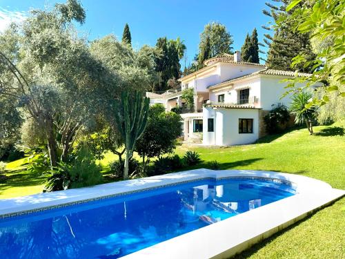 Villa Dos Palomas on the Golden Mile in Marbella