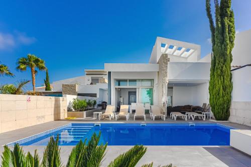 Villa Caterina, Luxury Villa with Heated Pool Ocean View in Adeje, Tenerife