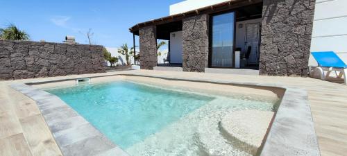 Villa grande capacité avec jardin et piscine chauffée proche centre Playa Blanca