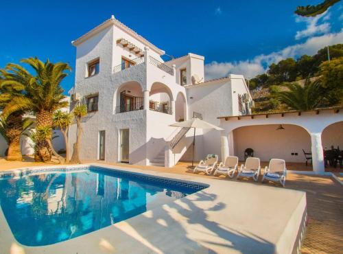 Villa Ibiza - Plusholidays