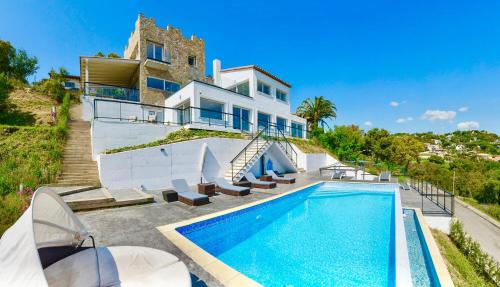Villa in Platja D Aro, Sea & Mountain Views, Pool ,18 Guests