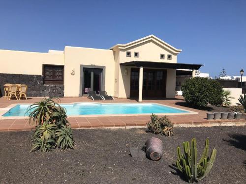 Villa independiente con piscina privada