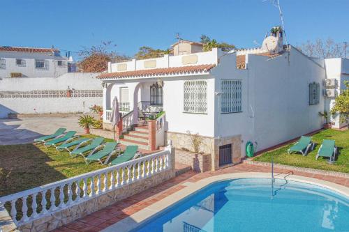 Villa Jorge en Nerja, piscina privada, parking y wifi gratis