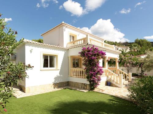 Charming Villa with Private Swimming Pool in Moraira