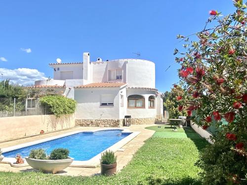 Villa Limonera 3 bedroom villa with private swimming pool ideal for families