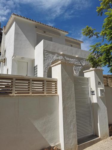 Casa con terreno privado - a 800m de Playa Poniente