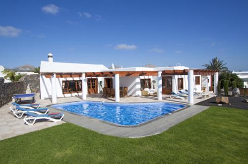 Villa Miracheros - 4 Bedroom Villa - Perfect for Families - Stunning Sea Views