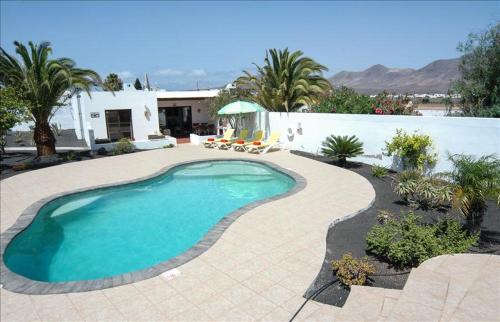 Villa Monta - 2 Bedroom Villa - Spacious Terrace - Wifi And Air Conditioning