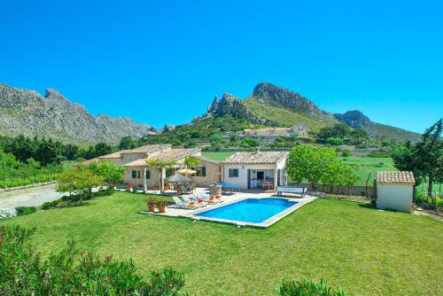 Villa Moya - Walking Distance to the Beach