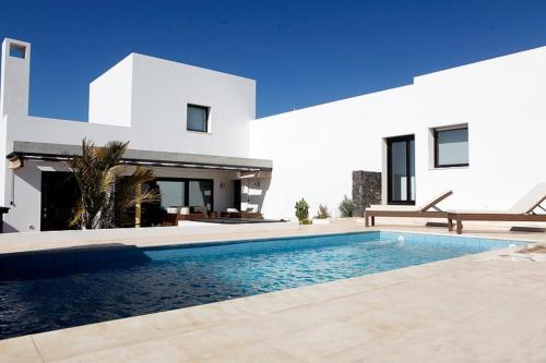 Villa Nueva 2 with private pool