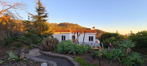 Villa Piedras Blancas with private garden