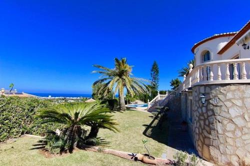 villa Pinosol con vista al mar