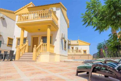 Villa Rose - Beautiful detached villa with large private pool