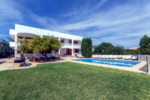 Villa Sant Jordi- Nice house with private pool and 6 bedrooms
