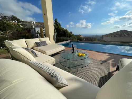 Villa Olga Marbella- Golden Mile -Breathtaking Sea View- Private Pool