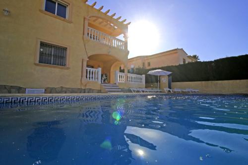Villa Tosal con 6 dormitorios, wifi, parking, jardín y piscina privada