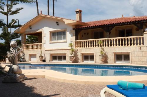 Villa Tres Palmeras muy cerca de Albir y Benidorm