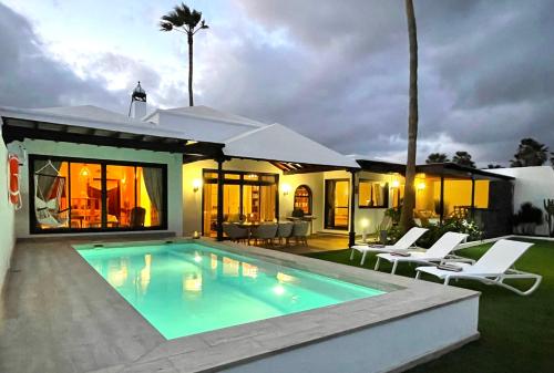 Villa Vista del Mar - Oceanfront Luxury with Private Pool