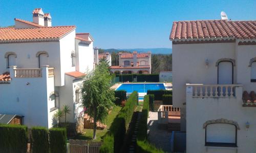 3 bedrooms villa with shared pool and enclosed garden at Miami Platja