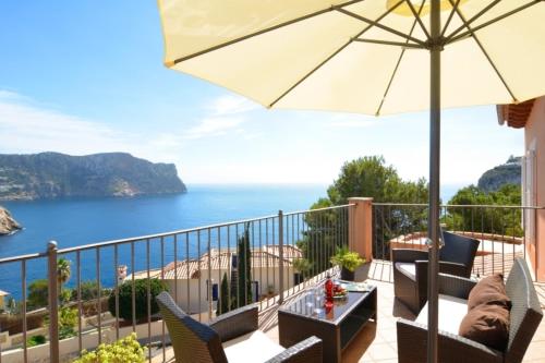 Villa with incredible sea views and pool sleeps 7 - a11136