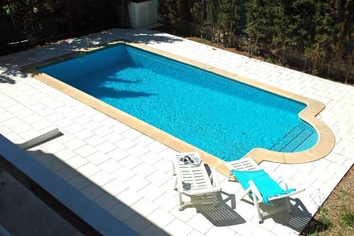 Villa with pool, 200m from beach
