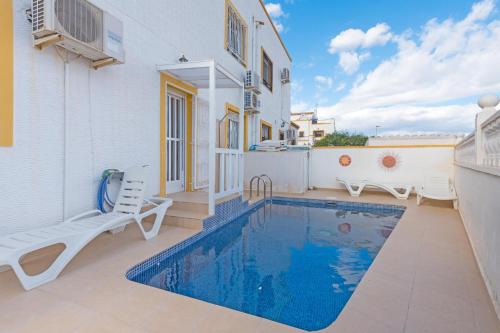 Villa with private pool and free W