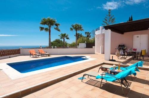 Villa with private pool, mountain and sea views