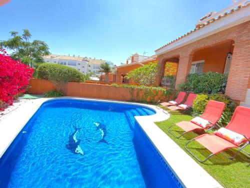 Villa with swimming pool & sea view