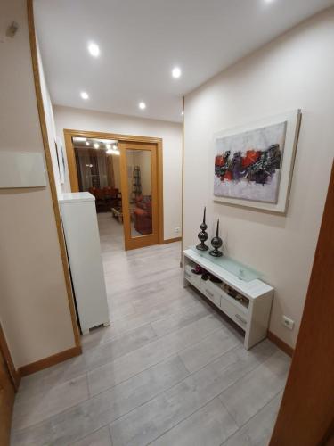 piso de tres dormitorios con garaje y todos los servicios cerca