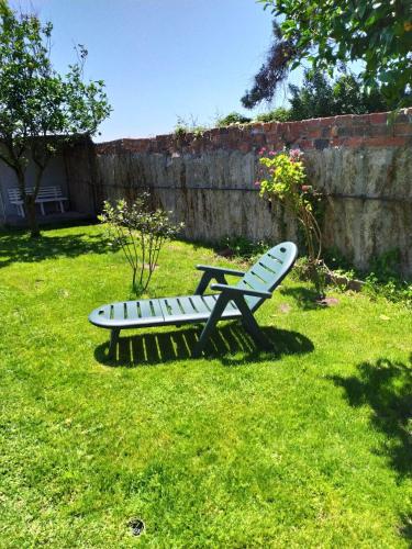 Vivienda con jardin y acceso a pequeña playa