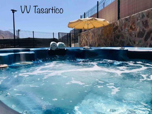 Vv Tasartico with hot tub