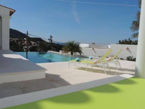 Warm Holiday Home with Private Pool in St Josep de sa Talaia