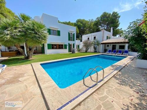 Wonderful 5 Bed Villa With Private