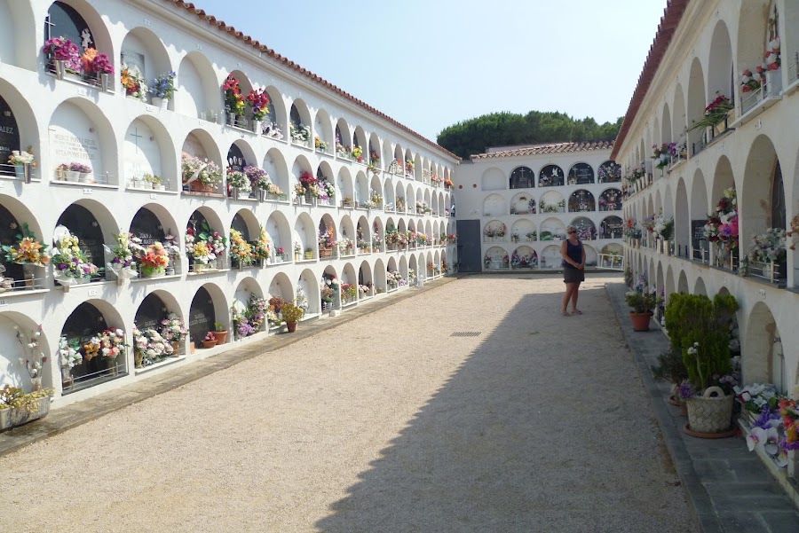 Cementerio Modernista