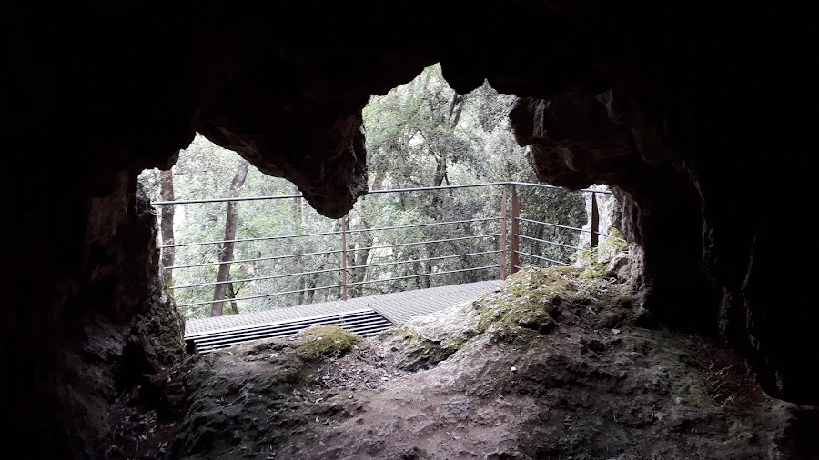 Cuevas De Seriñá